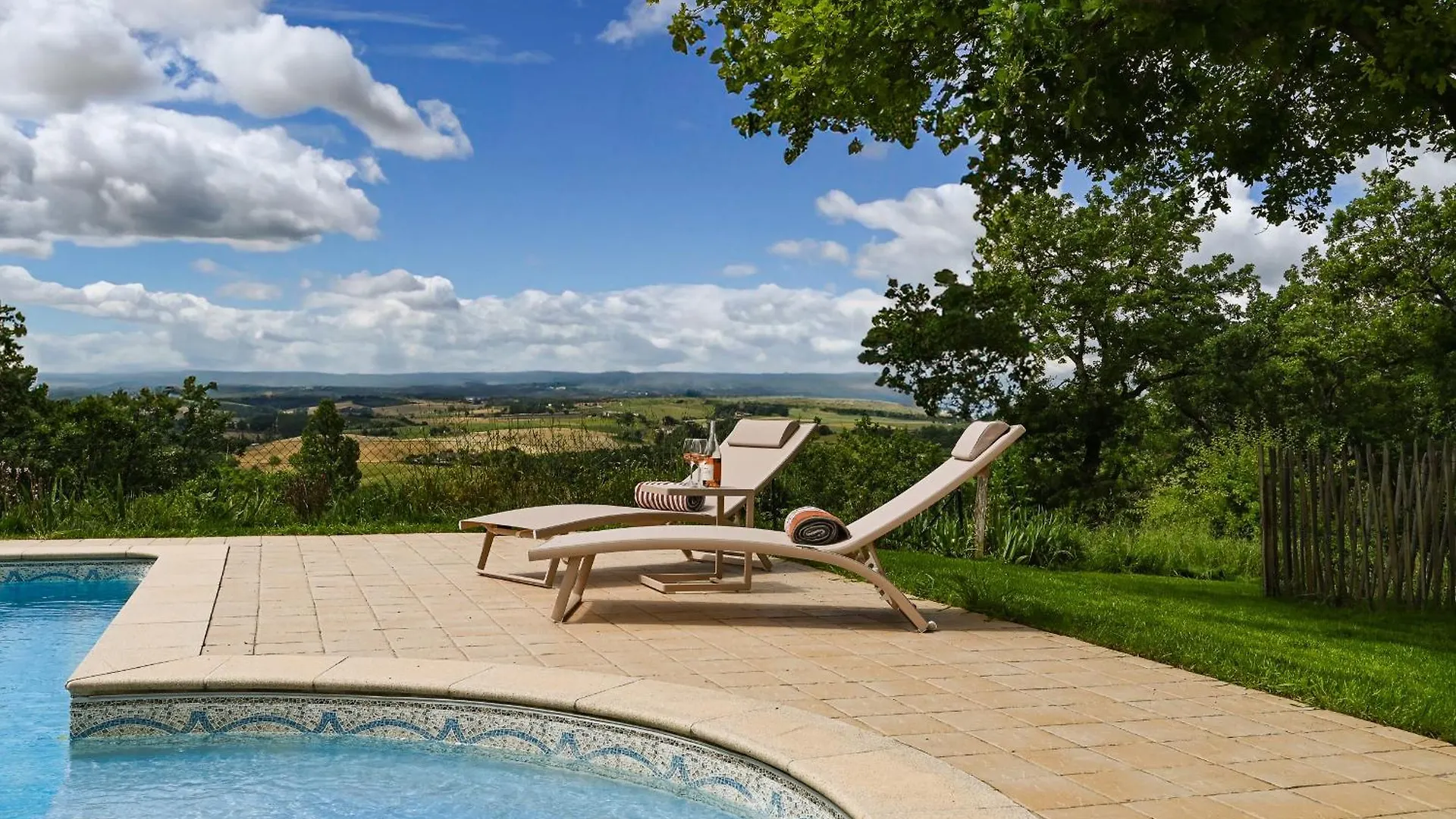 Le Mas Gascon - Maison De Vacances 4 Etoiles Avec Piscine Et Vue Proche De Lectoure Marsolan Holiday home